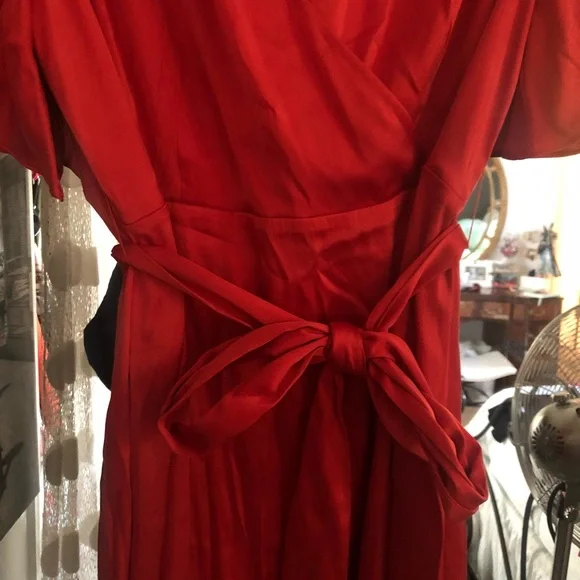❤️NWT H&M Red Silk Dress ❤️ - Picture 2 of 5